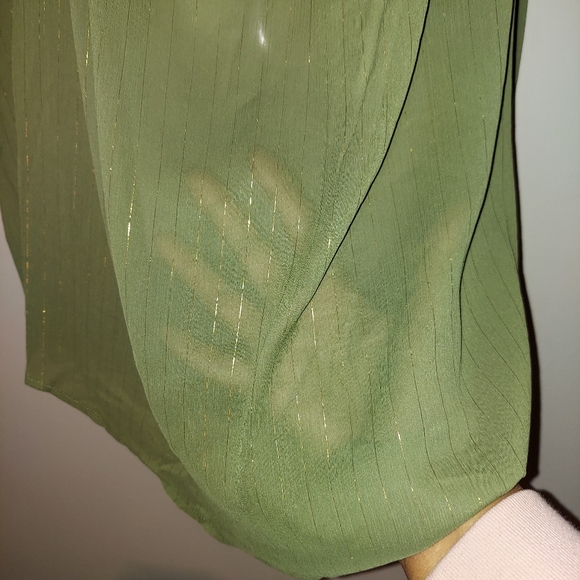 Torrid Crinkle Chiffon Flutter Sleeve Top 3X - Picture 6 of 10